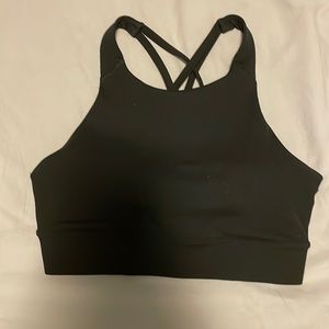 Black ribbed sports bra